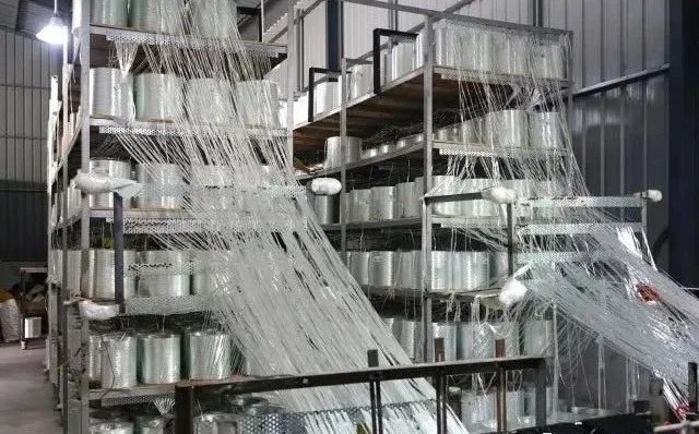 Can the "fish" of fiberglass withstand the wind and waves?